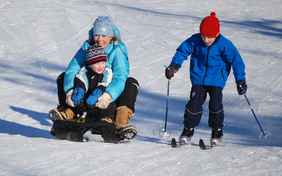 Die Kleinen lieben das Rodeln - Foto: Tourismusbüro Valdres